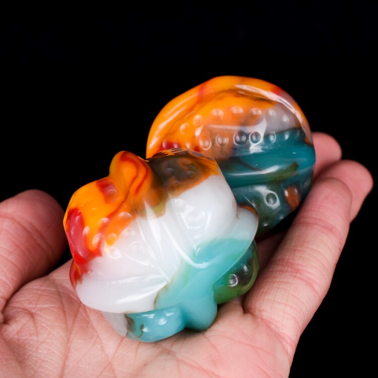 玉核桃天然和田玉鸡血玉核桃手把件新疆金丝玉七彩玉手把件玉器