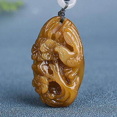 天然和田玉糖玉籽料喜鹊梅花吊坠男款原石雕刻喜上眉梢项链挂坠女