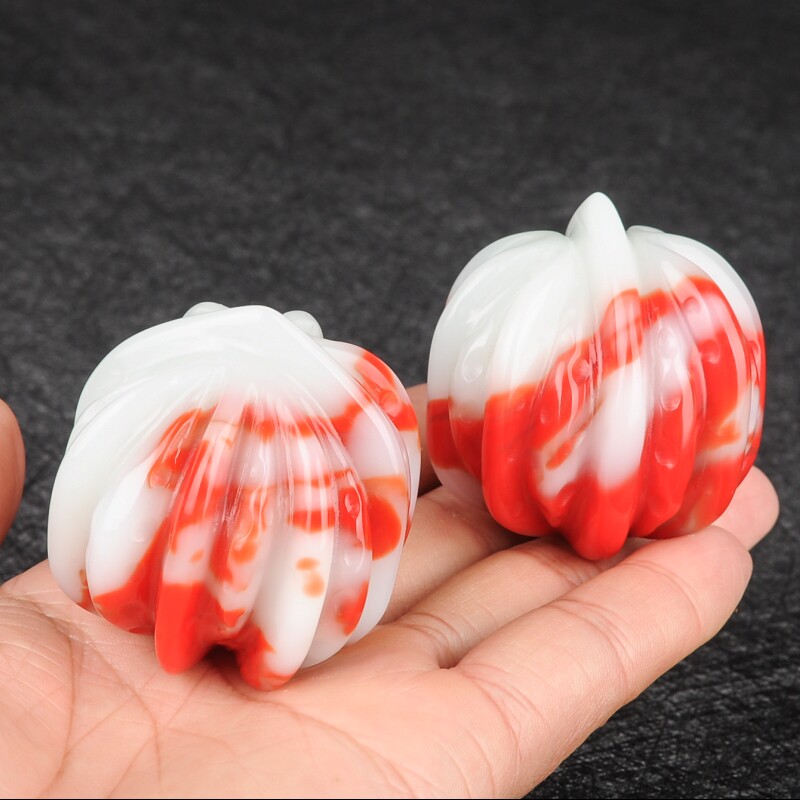 天然玉石核桃玉把件天然和田玉鸡血玉核桃手把件新疆金丝玉把玩件