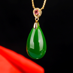 天然新疆和田碧玉水滴吊坠玉石挂件女款 菠菜绿玉坠百搭配饰项链坠