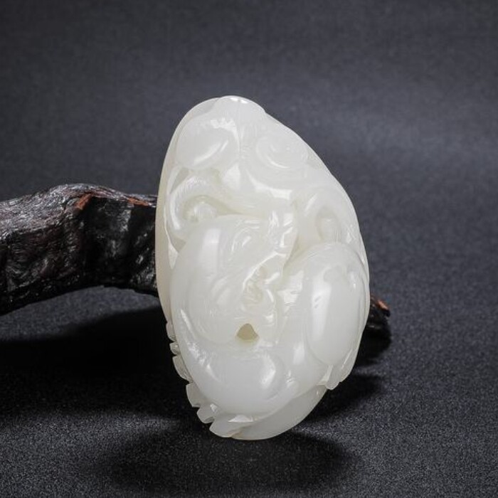 新疆和田玉把件 天然和田白玉原石手把件 招财貔貅手玩件 男女款