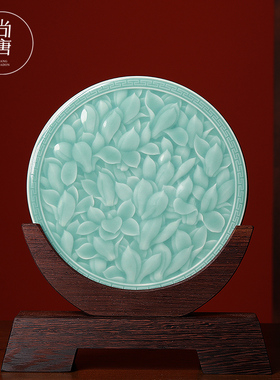 尚唐青瓷赏盘满工刻绘玉兰花