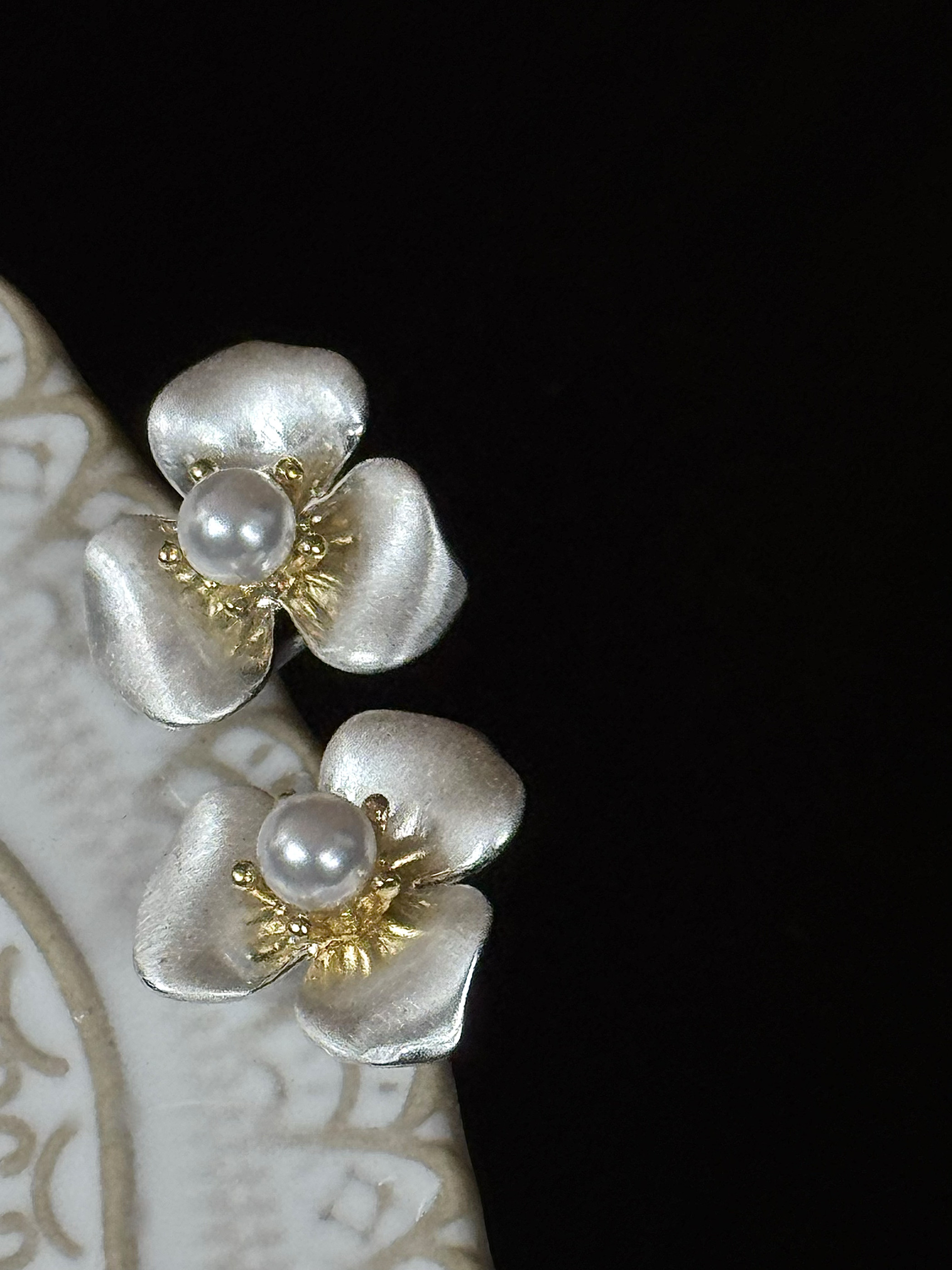 银莲花 黄打屁白月光小众小巧精致拉丝闪甜美925银耳钉蚊香盘耳夹,饰品/流行首饰/时尚饰品新,耳环,淘宝优惠券,粉丝福利购,淘宝优惠卷