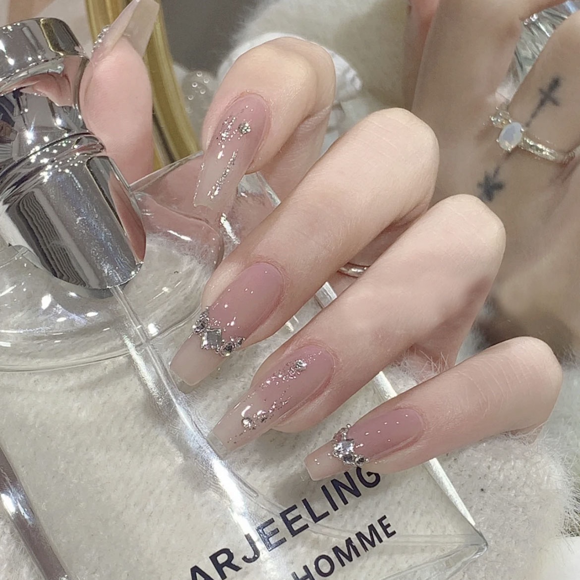 Jun广东穿戴美甲气质显白