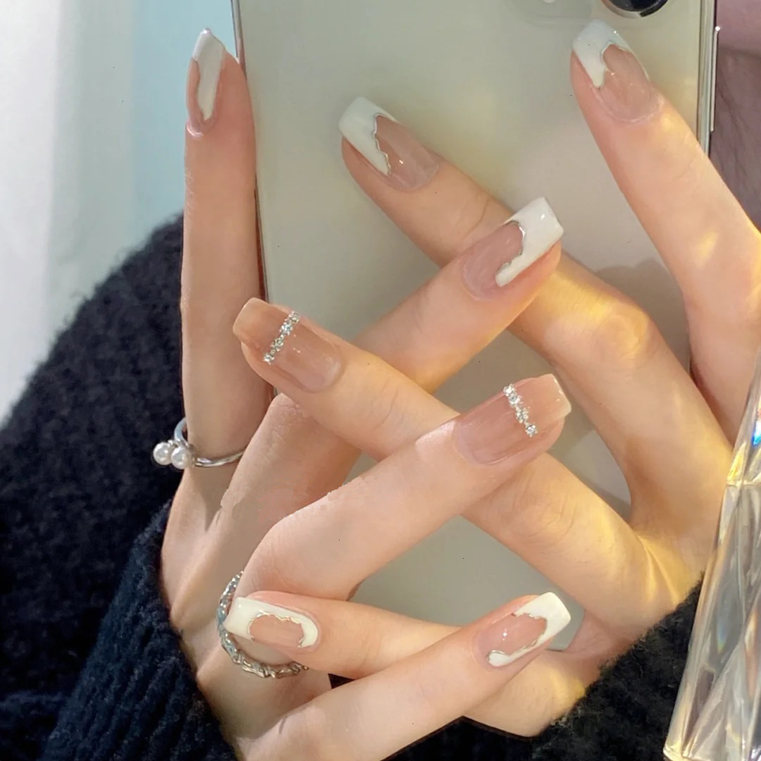 美甲贴片新娘孕妇不规则奶白法式