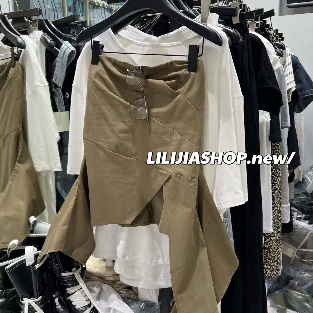 2025夏季新款韩版时尚百搭显瘦抹胸背心女设计感小众无袖上衣潮