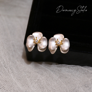 「蝴蝶兰」法式 奶油复古耳环拉丝流沙滴油感小众设计高亮珍珠耳钉