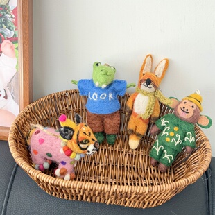 尼泊尔手工羊毛毡马戏团老虎狐狸鳄鱼猴子包挂车挂进口高品质礼物