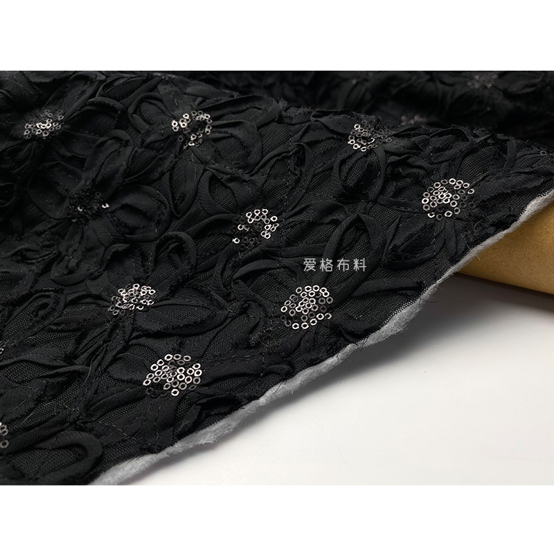进口加厚 纯黑色重磅立体亮片盘花蕾丝夹棉面料秋冬棉袄大衣布料