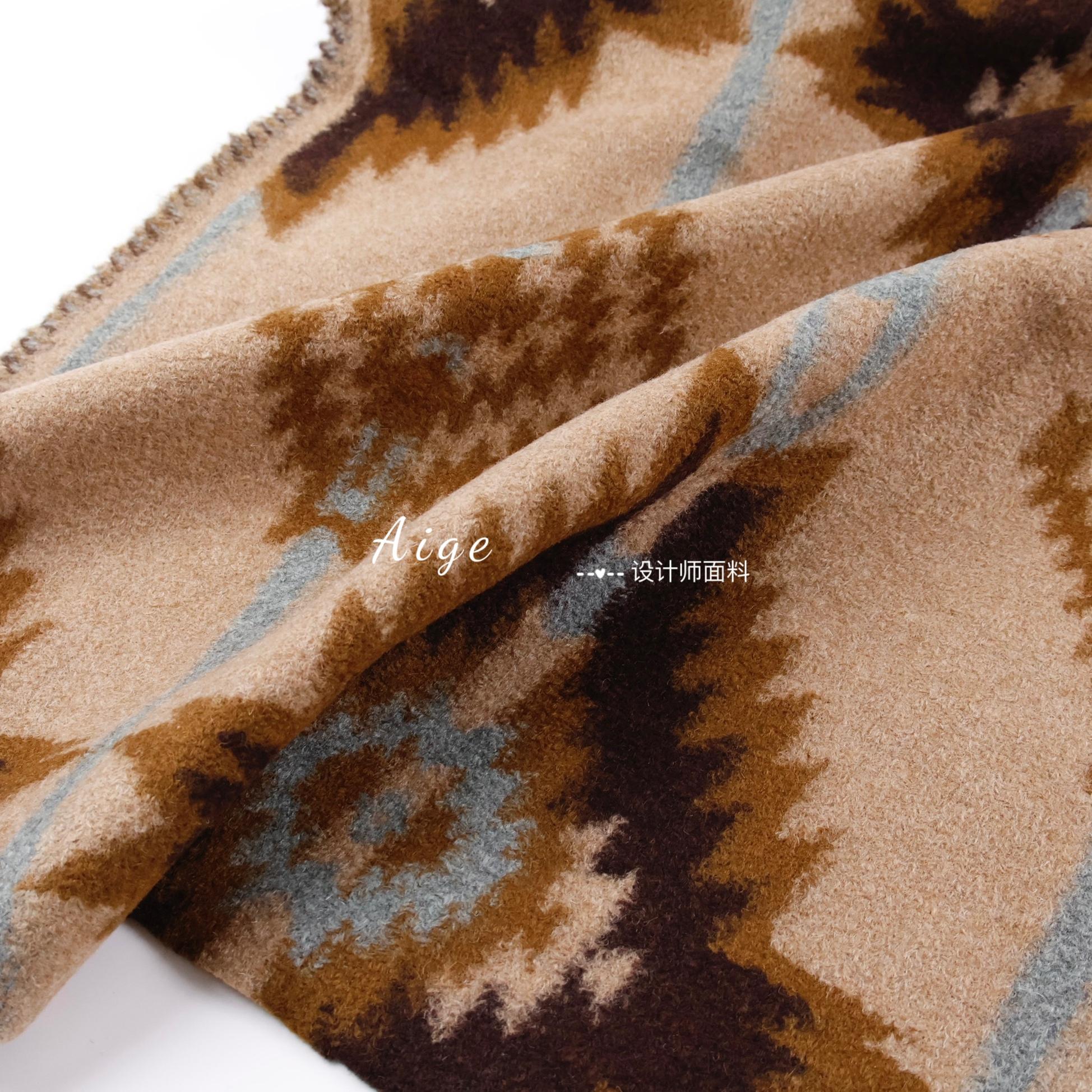 加厚 驼色民族风印花弹力针织羊毛呢毛料面料冬天做大衣斗篷布料