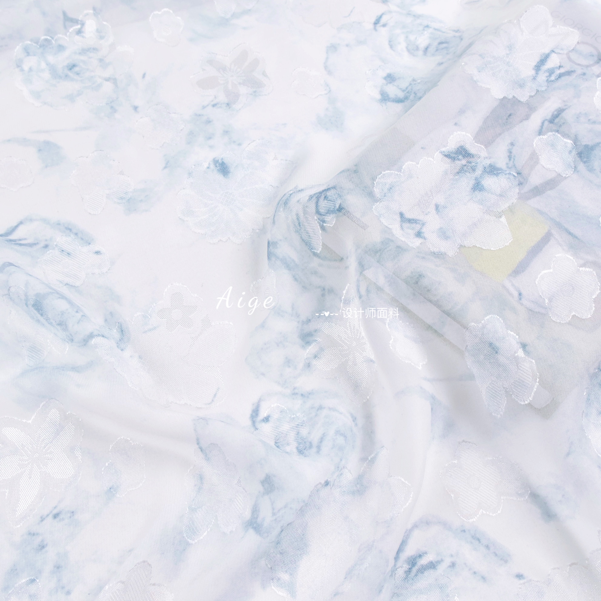 连衣裙汉服晕染印花剪花雪纺布料