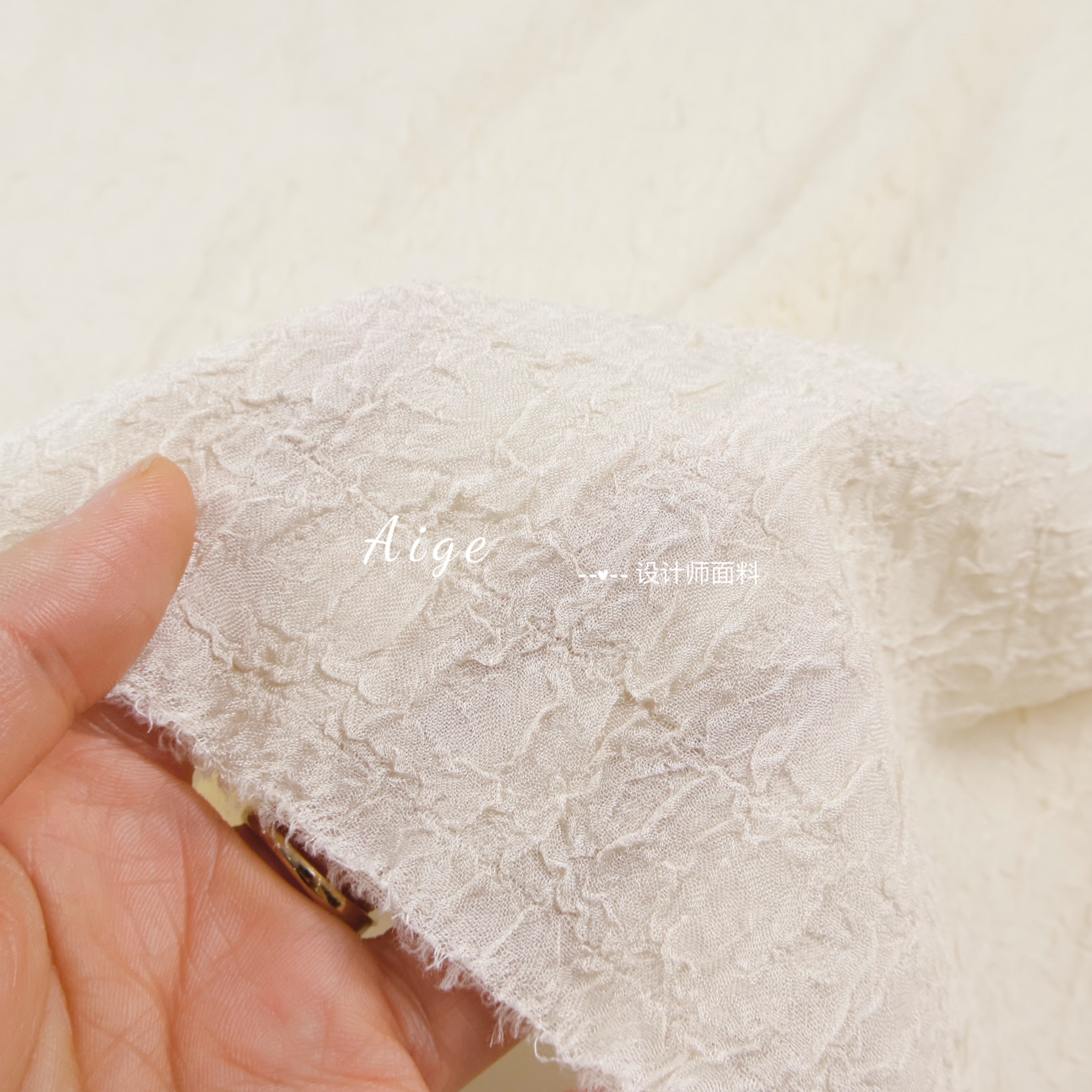 化纤连衣裙立体褶皱设计师布料