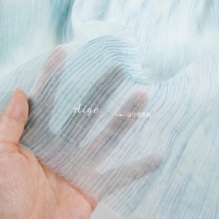 半透亲肤 淡蓝色不规则扎染竖纹褶皱肌理天丝麻面料连衣裙布料diy