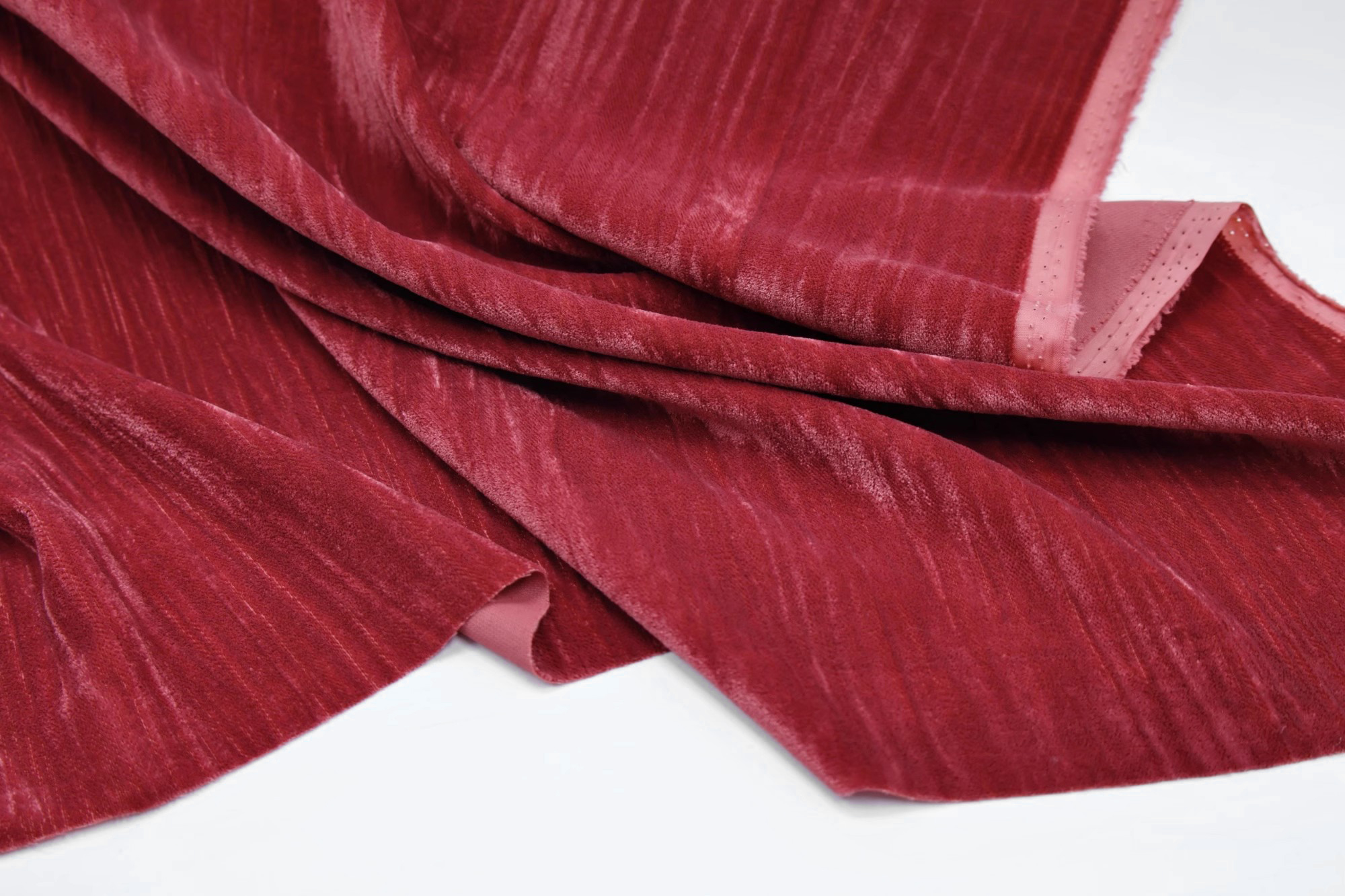 垂感果酱红竖条纹不规则肌理压皱百褶金丝绒天鹅绒服装布料面料