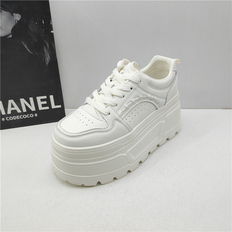 2026年新款休闲风厚底小白鞋女增高低帮圆头松糕鞋舒适百搭运动鞋,女鞋,时尚休闲鞋,淘宝优惠券,粉丝福利购,淘宝优惠卷