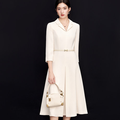 OFFIY白色高级浅春系穿搭连衣裙