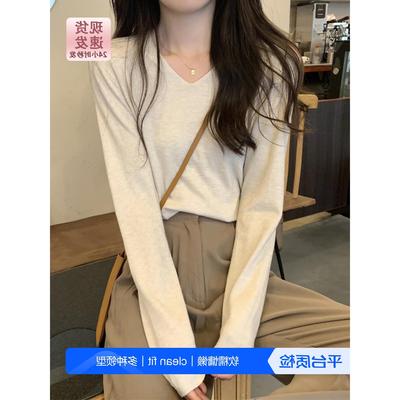 慵懒风燕麦色软糯v领针织