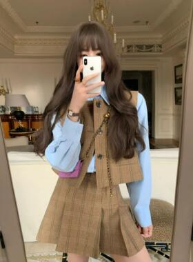 早秋独特超好看套装女新款格纹马甲背心叠穿长袖衬衫百褶裙三件套