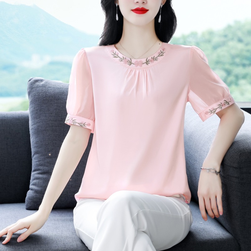 气质名媛粉色上衣短袖真丝小衫