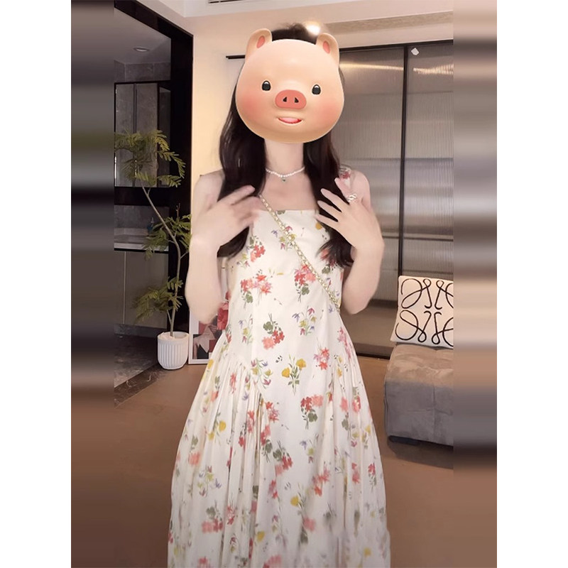 夏季女海边度假碎花连衣裙法式时尚气质今年流行超火爆款吊带裙子