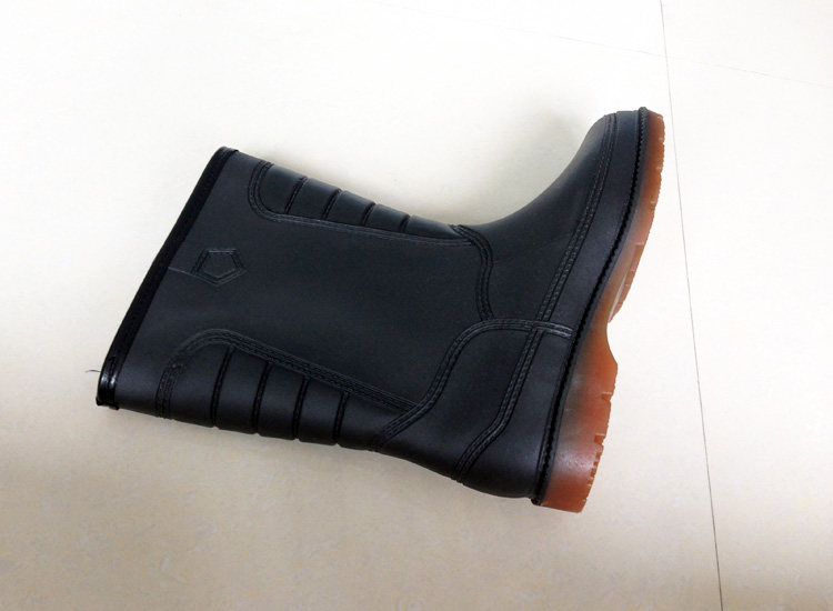 Chaussures - bottes caoutchouc homme pour hiver - semelle tendon - Ref 964419 Image 4