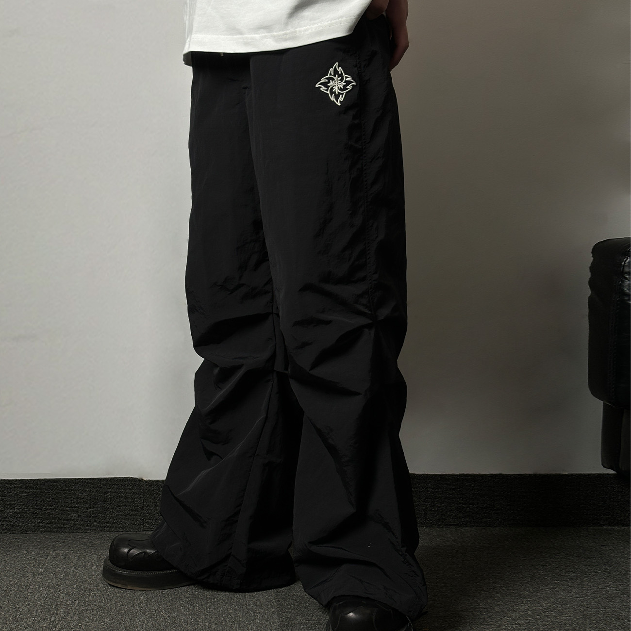 火苗飞镖褶皱纹理伞兵裤