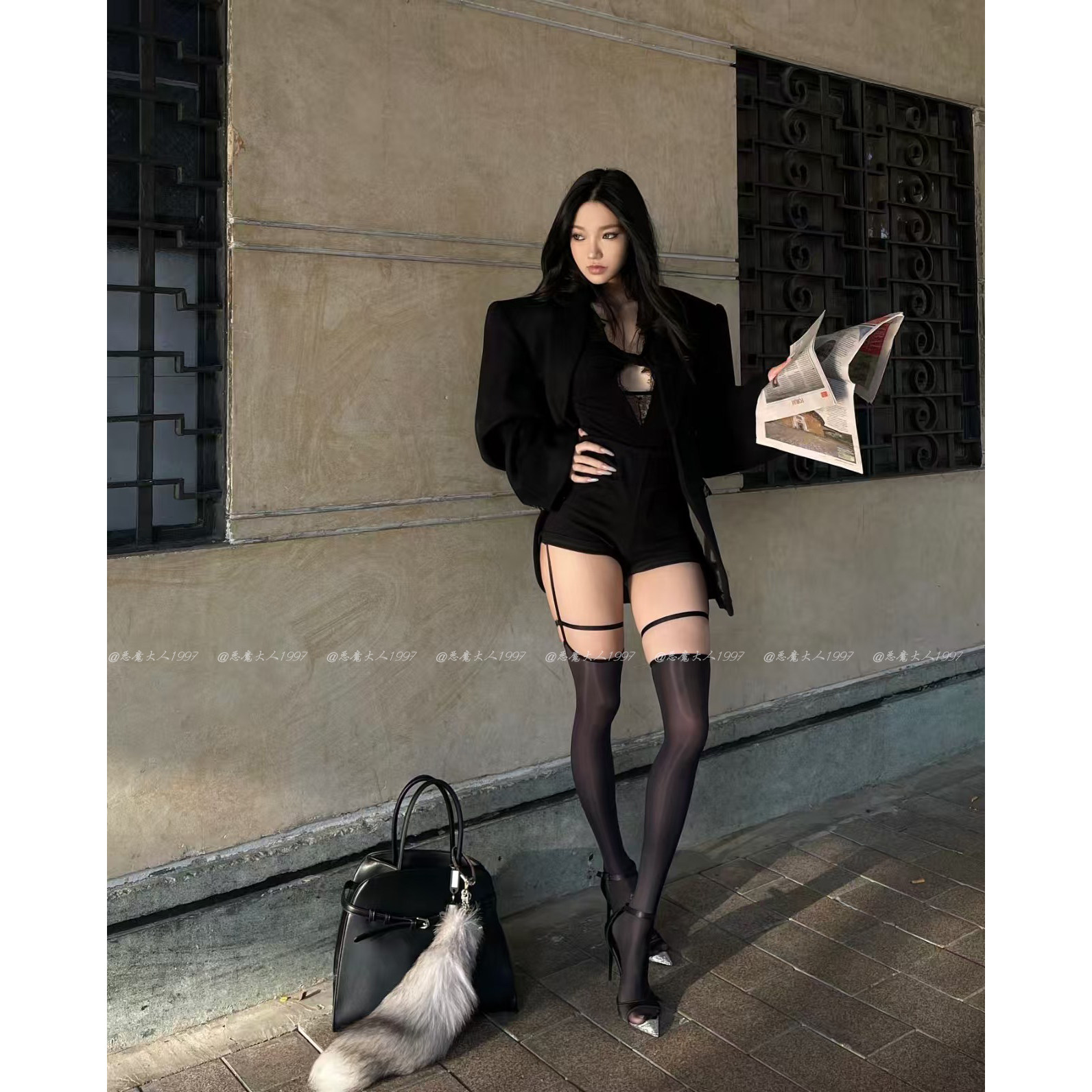 恶魔大人情趣性感黑色马油长筒袜腿环捆绑一体腰封油亮黑丝大腿袜