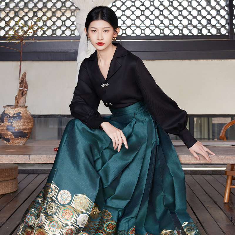听旬浪淘沙春季新款汉服女原创国风一片式改良马面裙日常显瘦衬衫