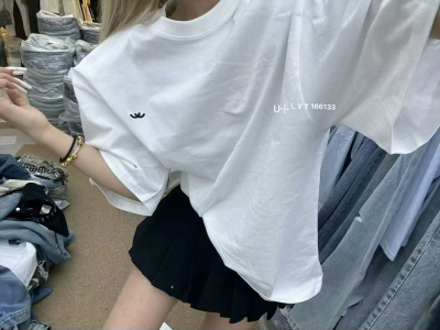 十三行2026春夏新款垫肩刺绣宽松大版纯色简约圆领短袖T恤上衣女