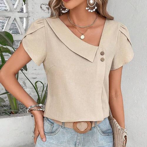 Small diagonal collar solid color button top斜领纯色纽扣上衣