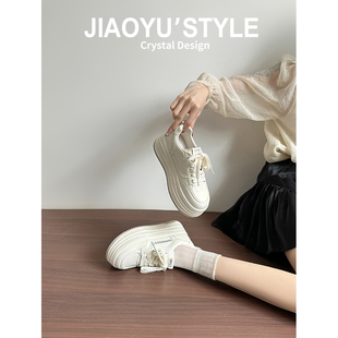 系带休闲增高百搭板鞋 真皮 轻便松糕鞋 女2026新款 骄屿厚底小白鞋