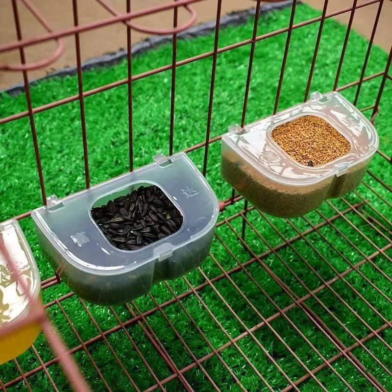 鸟食盒防撒防溅带盖鸽子喂食器塑料鸟食罐内挂水盒鹦鹉玄凤食槽