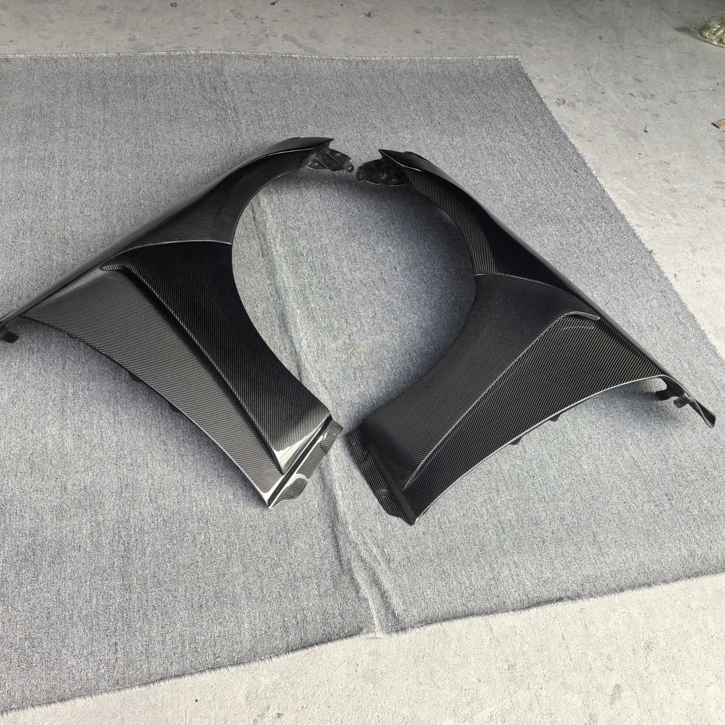 雷克萨斯IS300改装F款叶子板