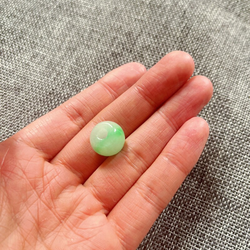 老坑阳翡翠算盘珠子豆豆隔珠正圆