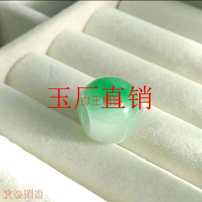 缅甸翡翠色路路通吊坠冰糯种阳绿多彩白底青转运珠新款女款锁骨链