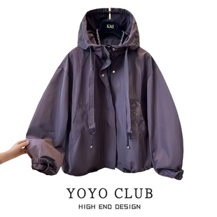 品牌折扣胖MM大码连帽时尚百搭外套2026春节新款韩版休闲冲锋衣女