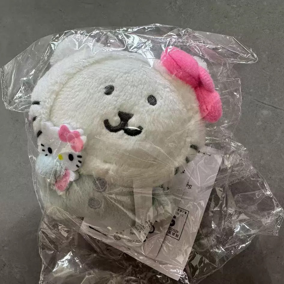 日本包邮chiikawa吉伊卡哇三丽鸥helloKitty周边Kitty自嘲熊挂件