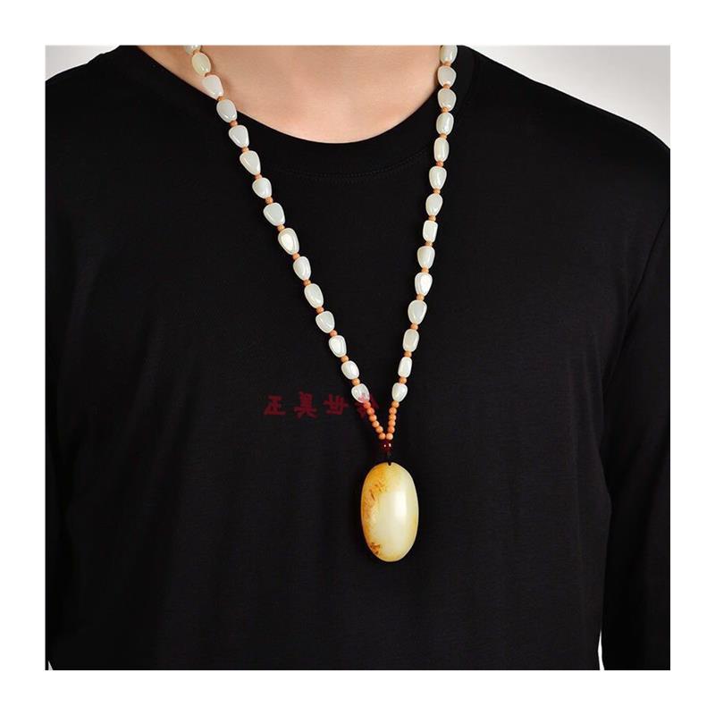 新疆和田玉籽料原石吊坠红沁皮玉项链白玉随形挂件毛衣链男女同款