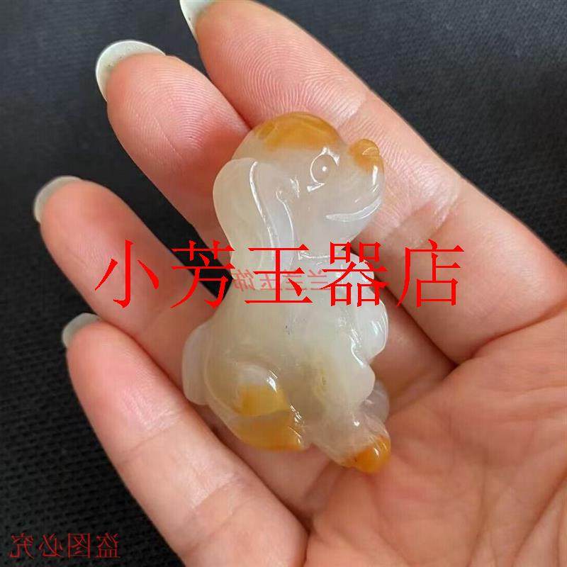 精品金丝玉旺财狗狗挂件生肖狗吊坠立体雕刻时尚玉坠带挂绳饰品
