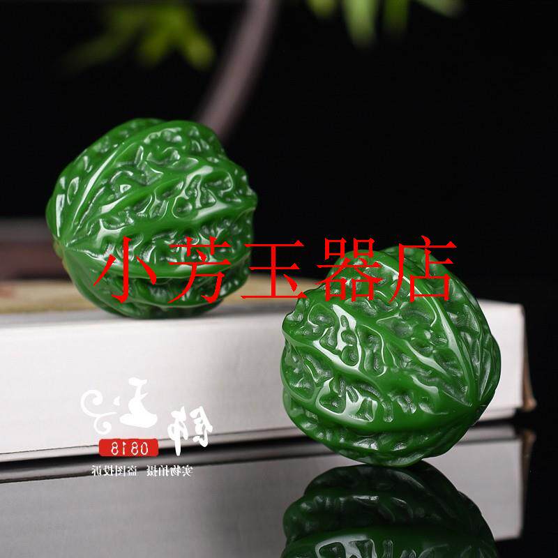 精品新疆和田玉核桃手把件健身球菠菜绿碧玉手球玉石把玩件健身款