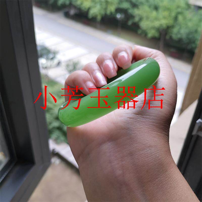 和田玉羊脂白玉美人条手镯女士款新疆果绿色小众珠串吊坠正圈定制