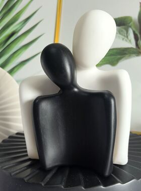 仿陶瓷抽象情侣简约现代创意艺术摆件客厅酒柜玄关电视柜装饰品