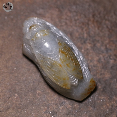 一鸣惊人手玩件和田玉青花籽料