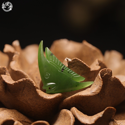 碧玉玉鱼俄碧和田玉碧玉吊坠