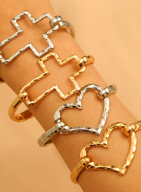 Alloy versatile fashion creative love electroplated bracelet