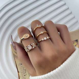 Stylish diamond-encrusted ring set for 5 women叠戴戒指