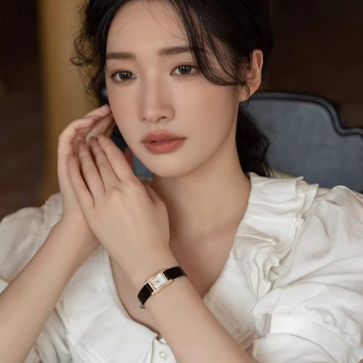 H镶钻鳄鱼纹设计师原创真皮手表