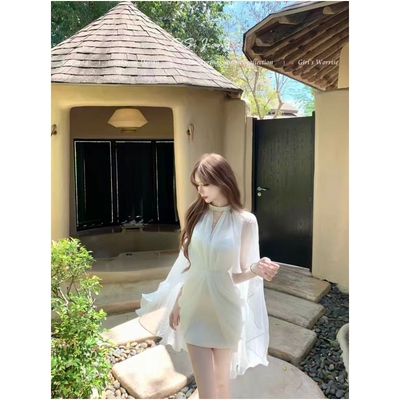法式气质轻奢感度假风立体披肩连衣裙设计感挂脖褶皱网纱包臀裙女