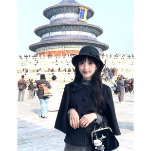 法式极简风黑色斗篷毛呢外套女秋冬保暖打底衣气质中长裙三件套裙