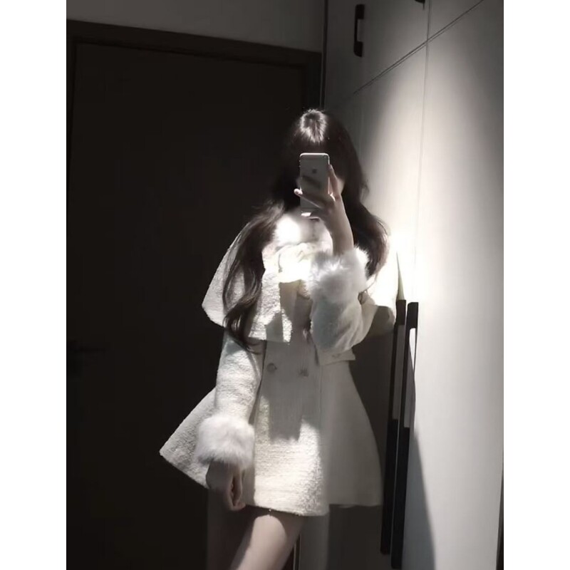 法式富家千金套装蝴蝶结披肩斗篷外套女秋冬白色小香风连衣裙套装